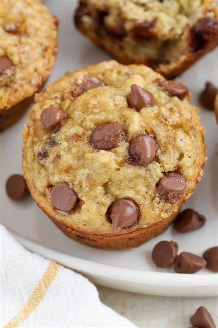 Banana Chocolate Chip Muffins (Fast & Easy)