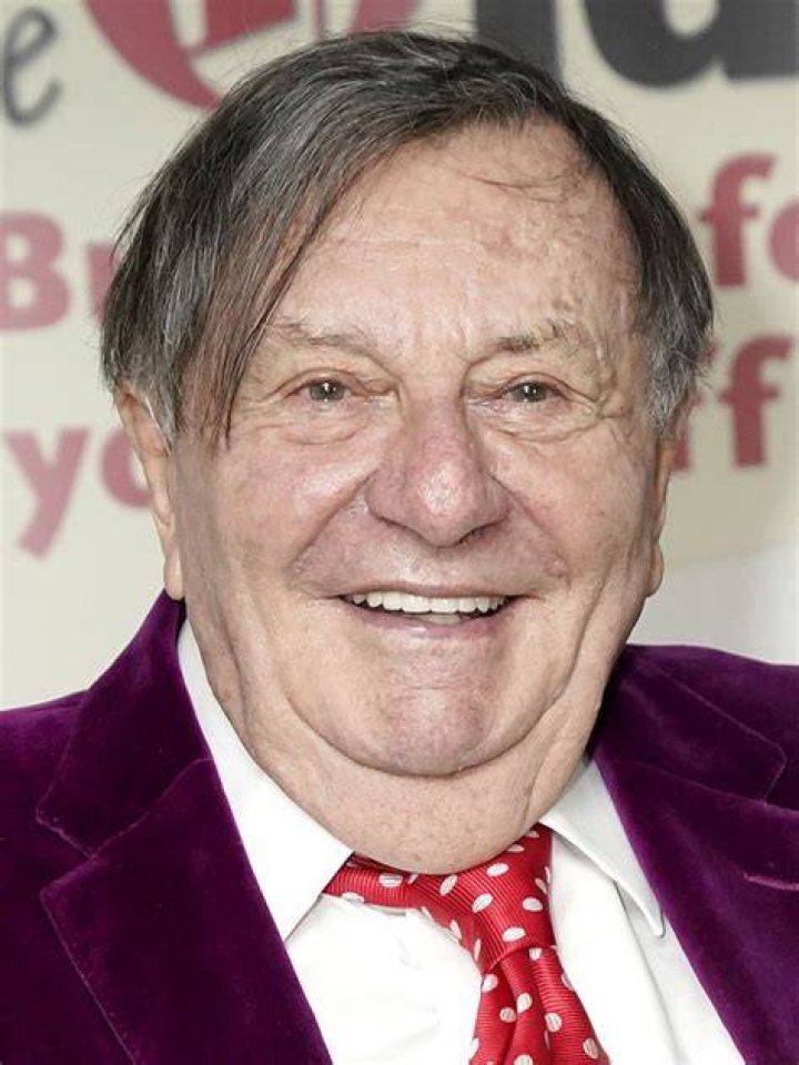 Barry Humphries Illness and Health Update: Is He Sick? Check Here