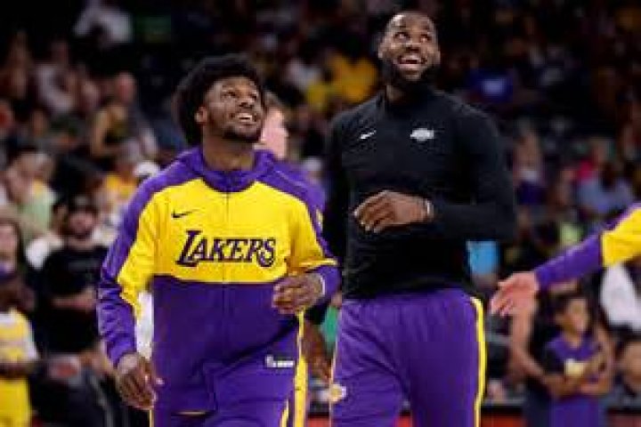 Bronny And Bryce James' 2023 Height How Tall Are LeBron James' Sons? atelieryuwa.ciao.jp