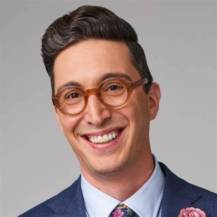 Buzzy Cohen Physical traits