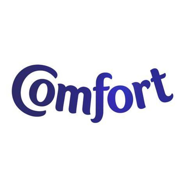Comfort first: She added a pair of tan, textured sneakers to her comfortable look to take her through a day of walking around