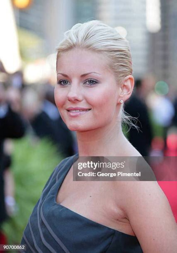 Elisha Cuthbert Elisha Cuthbert