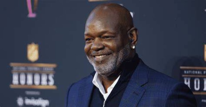 Emmitt Smith Net Worth in 2023 How Rich is He Now?