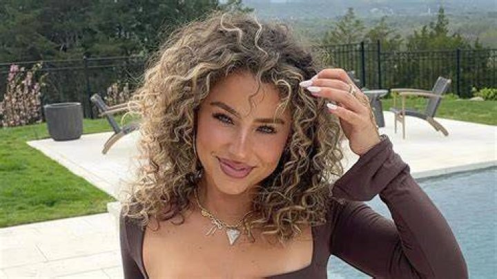 Exploring The Controversy: Gia Duddy Blow Job
