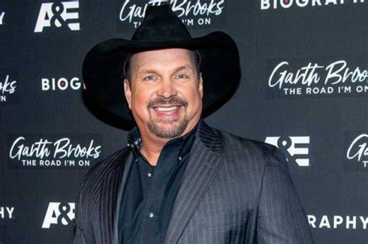 Garth Brooks Net Worth in 2023 How Rich is He Now?