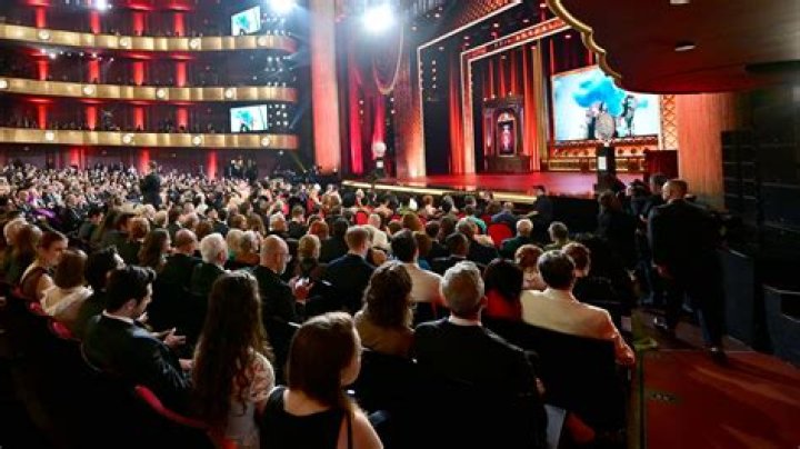 Hilarious Awards Show Audience Reactions