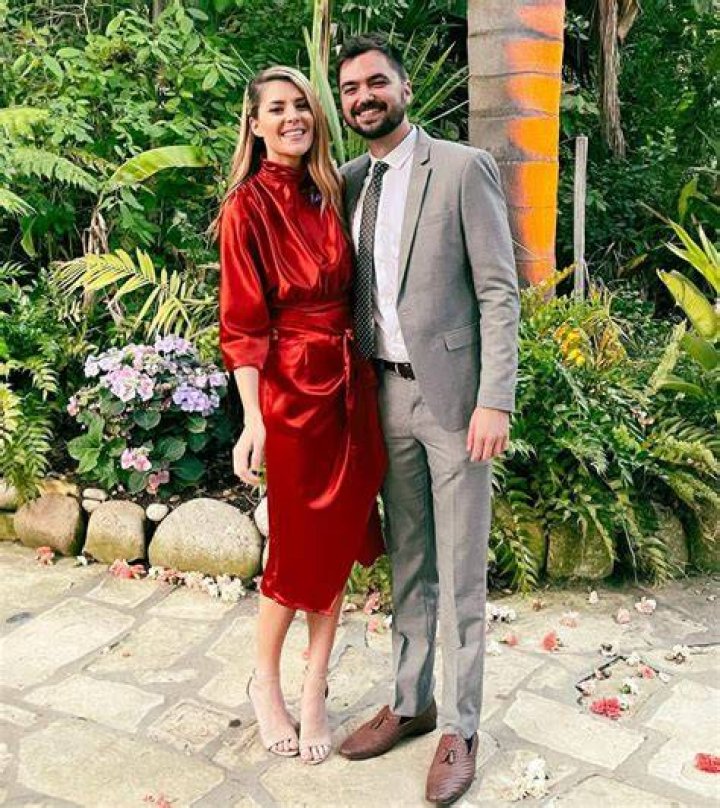 Is Grace Helbig Married? Who is Grace Helbig Married to?