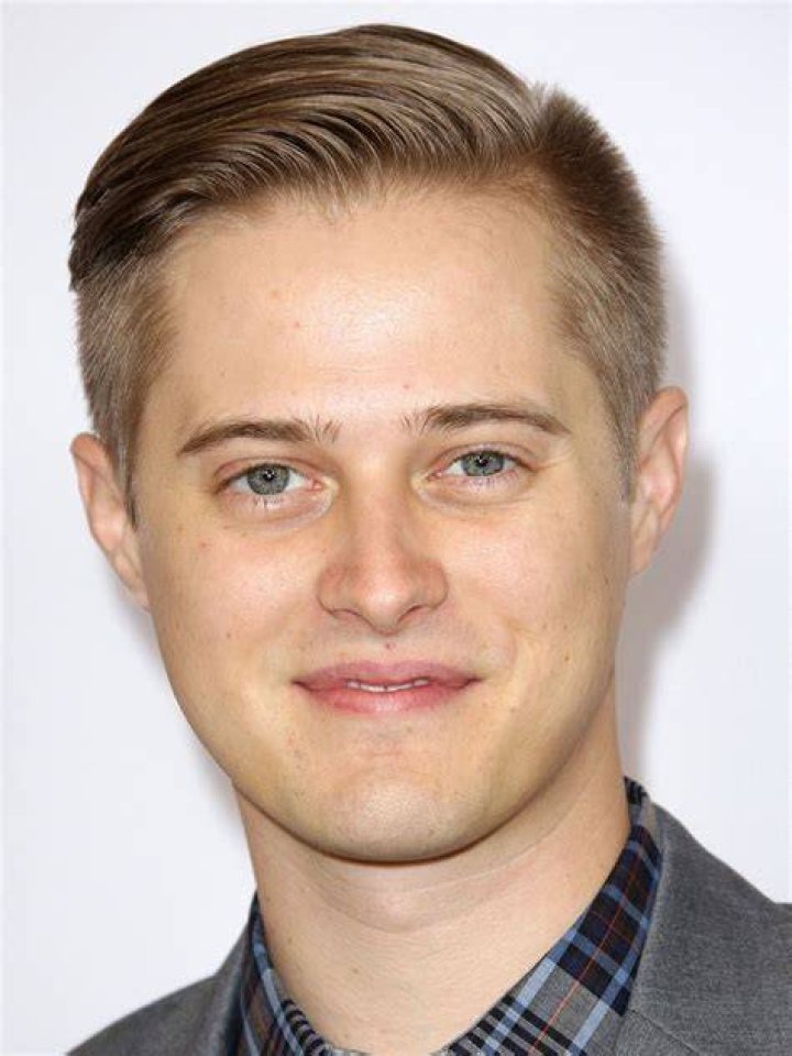 Is Lucas Grabeel Gay? Who is Lucas Grabeel?