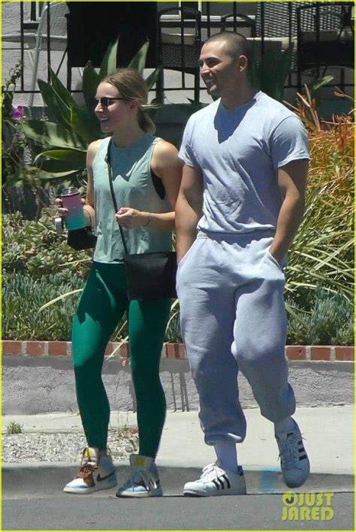 Kristen Bell & Benjamin Levy Aguilar Wrap Up A Weekend Workout Together
