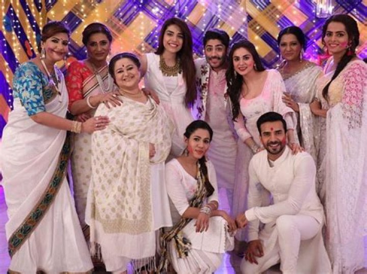 Kundali Bhagya completes 700 episodes star cast jumps in joy Times of India
