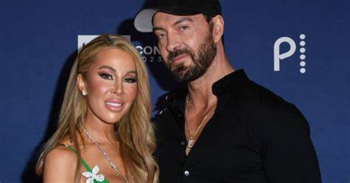 Lisa Hochstein's BF Jody Called Off Wedding Before Dating Her
