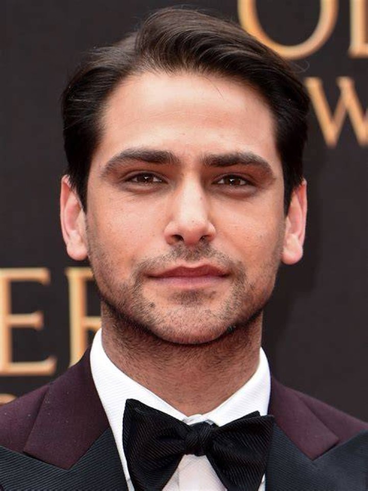 Luke Pasqualino Mystry Girl