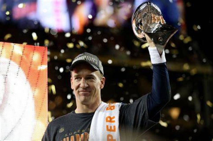 Manning, a 2-time Super Bowl winner, also praised the show's fashion choices