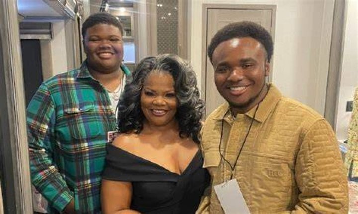 MO'NIQUE RETURNS TO THE STAGE WITH SUPPORT FROM TWIN SONS
