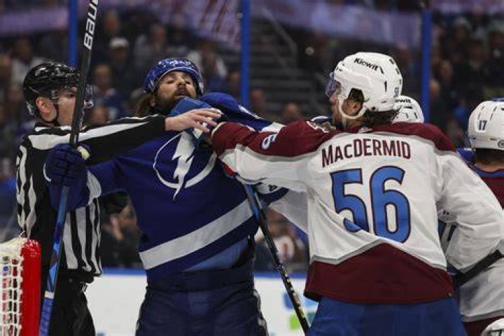 Name a player who has played for Bay Lightning and Colorado Avalanche