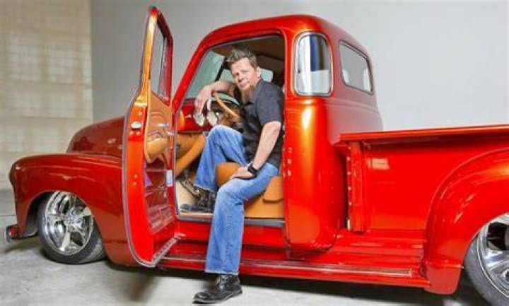 net worth, wife, Kindig-It Design, truck, restoration