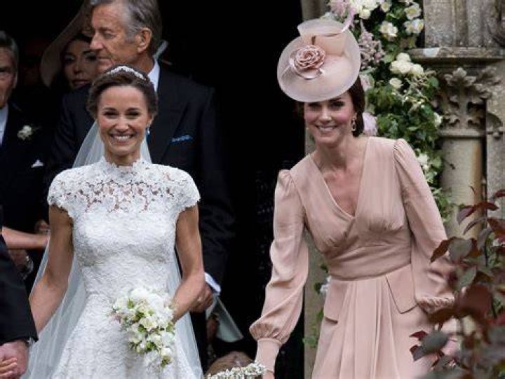 Pippa Middleton with her sister Catherine Middleton Pippa Middleton with her sister Catherine Middleton