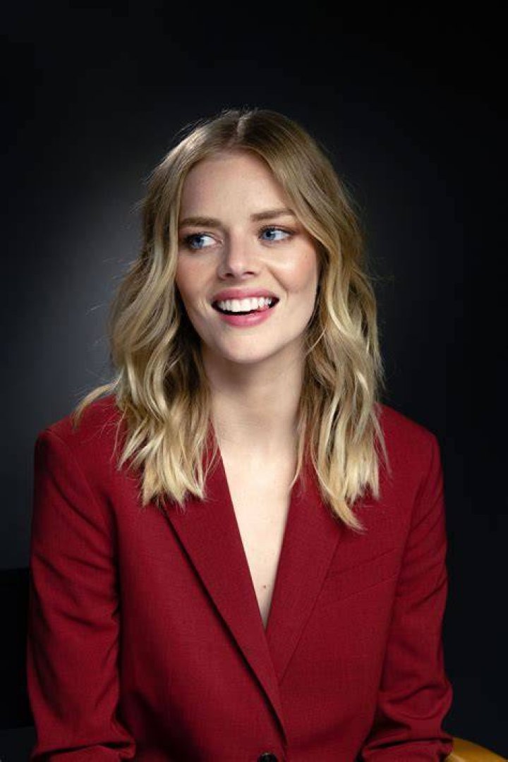 Samara Weaving's pictures before and after surgery or diet