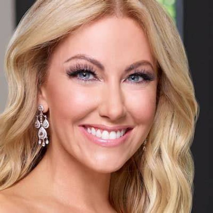 Stephanie Hollman Bio, Age, Net Worth, Husband, House, Plastic Surgery