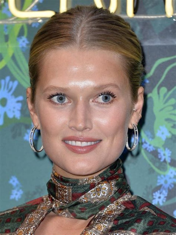 Toni Garrn Toni Garrn