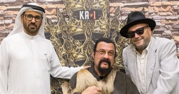 Where does Steven Seagal live?