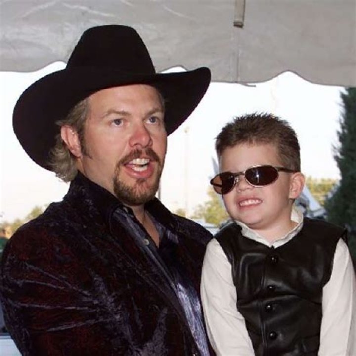 Who is Toby Keith son Stelen Keith Covel? Bio, age, wife, wedding, net worth