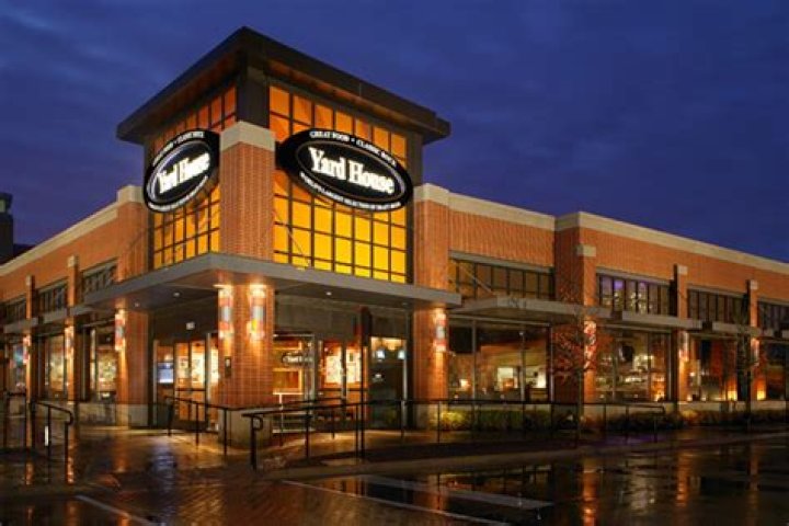 Yard House's Seared Sesame-Crusted Ahi Tuna