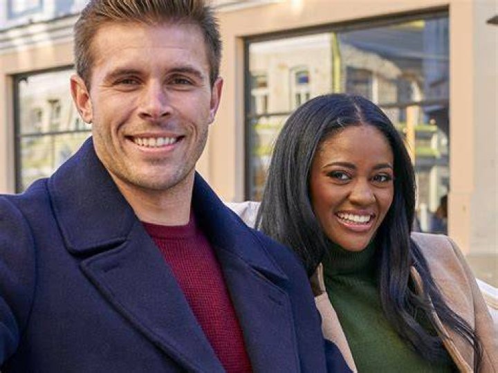 Zach Shallcross and Charity Lawson speaking to each other in 'The Bachelor' Season 27