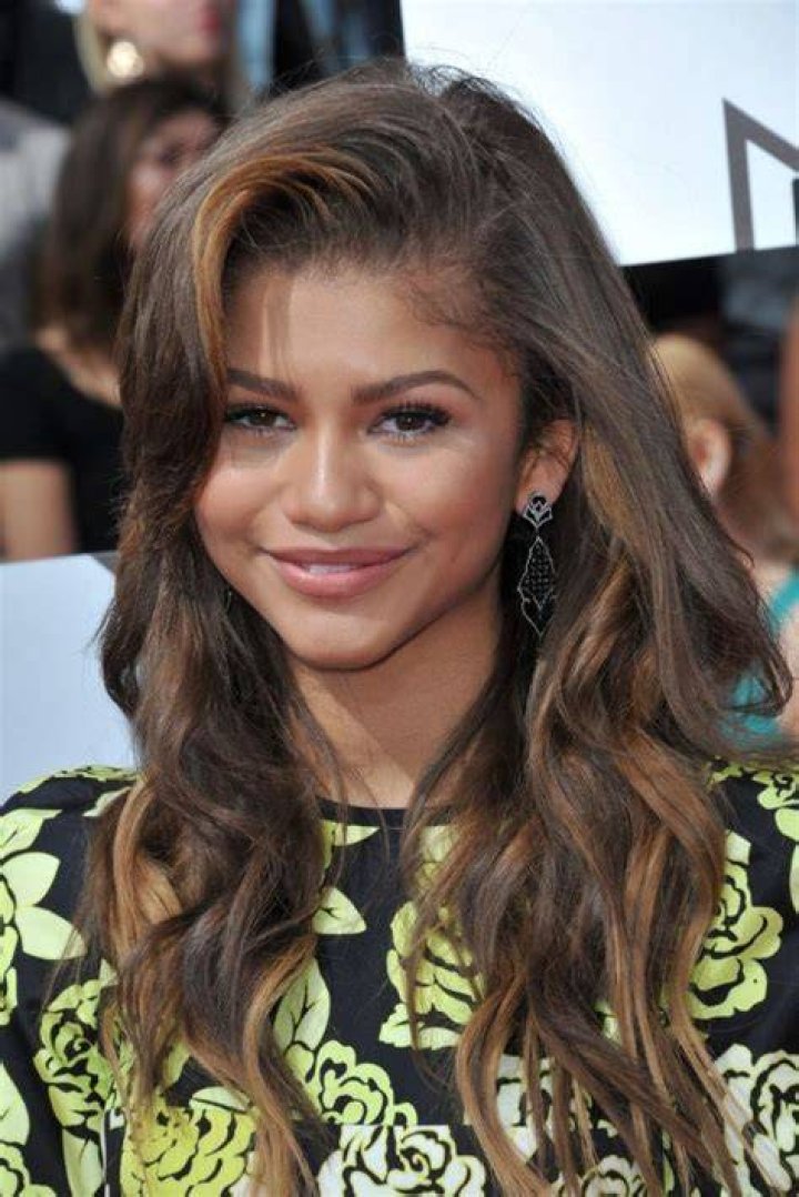 Zendaya’s Bio, Height, Weight, Measurements, Net Worth & More